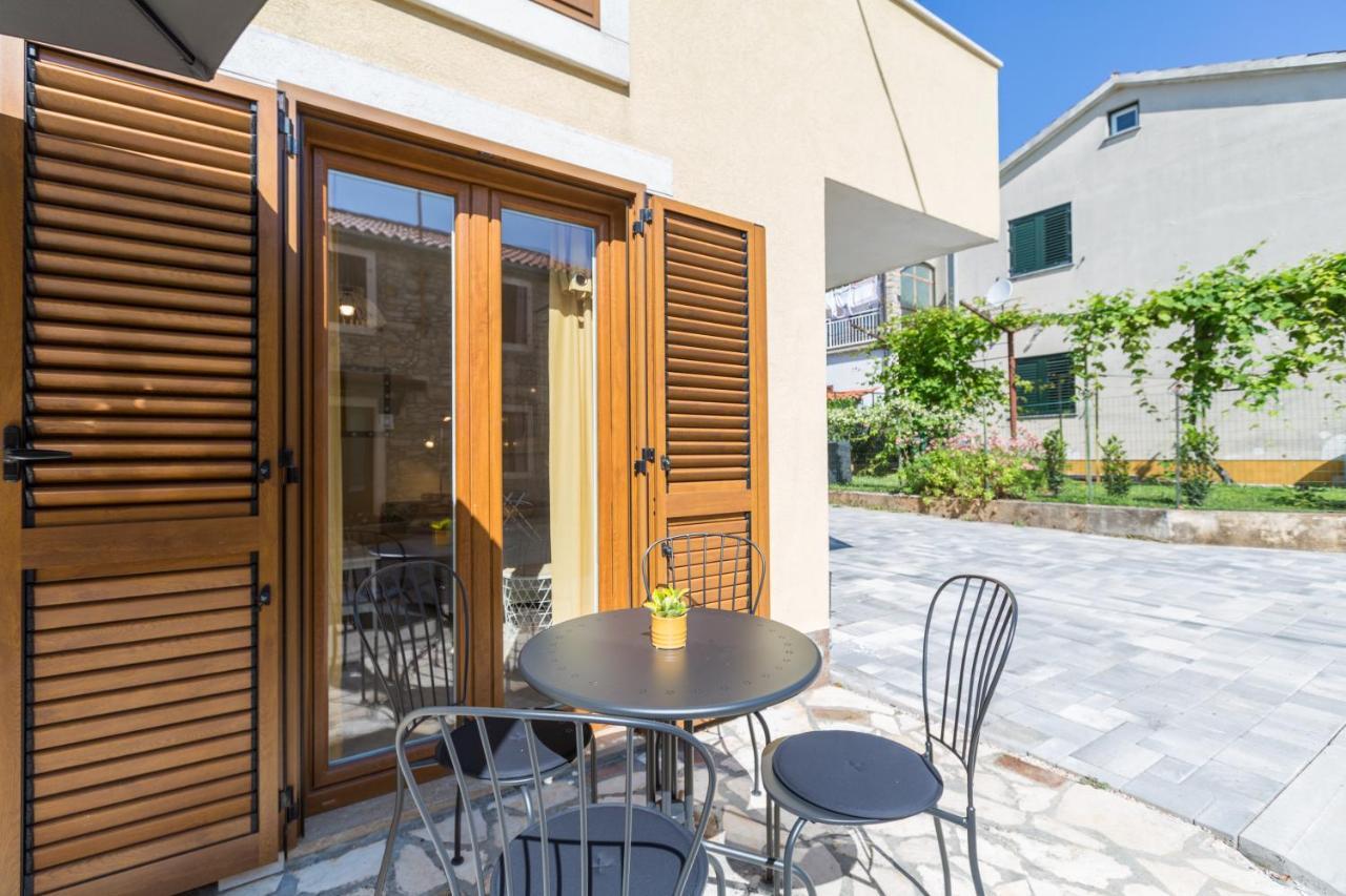 Apartments Agata Novigrad  Bagian luar foto