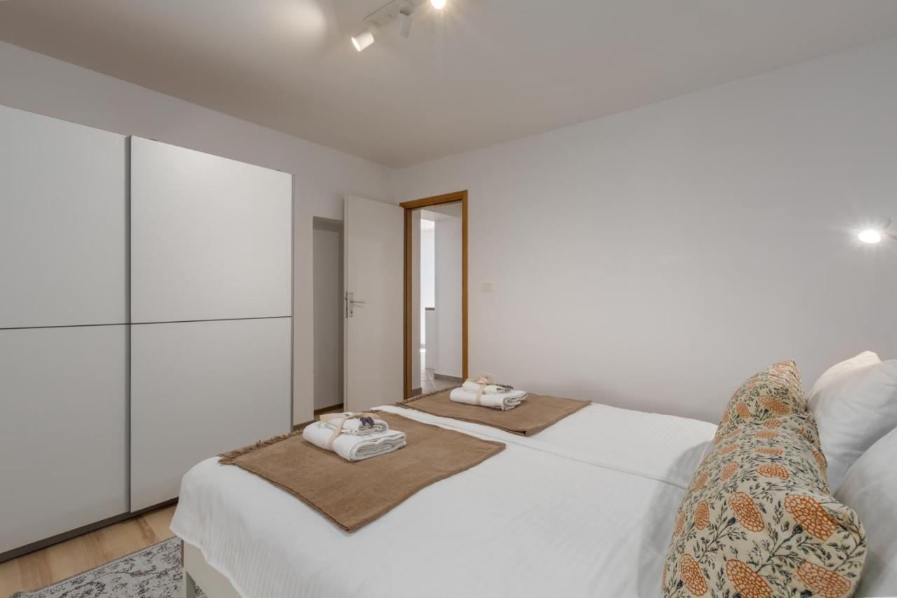 Apartments Agata Novigrad  Bagian luar foto