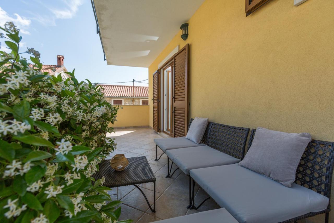 Apartments Agata Novigrad  Bagian luar foto